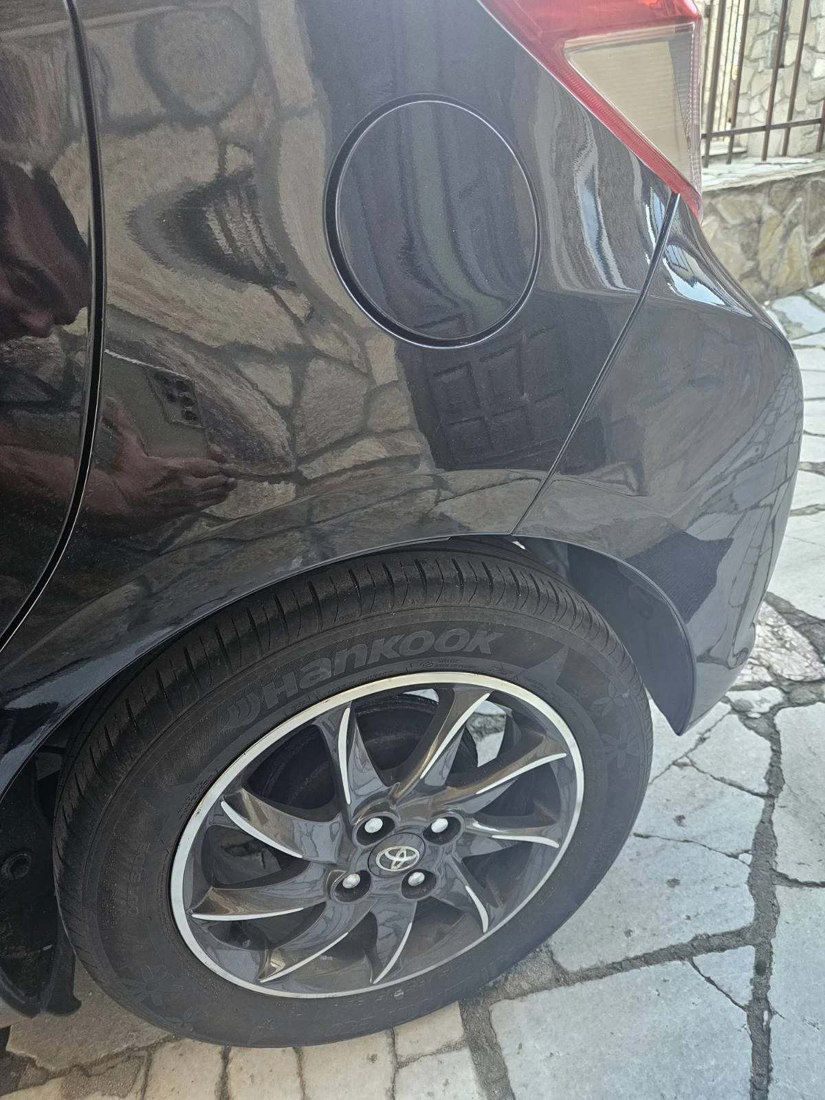 Toyota Yaris  - изображение 3
