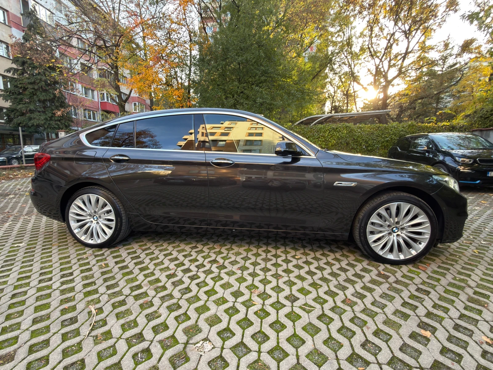 BMW 5 Gran Turismo 530 xdrive - изображение 4