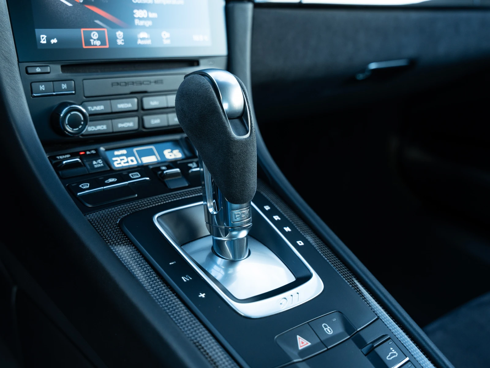 Porsche 911 Carrera GTS (991 II) | Mobile.bg   11