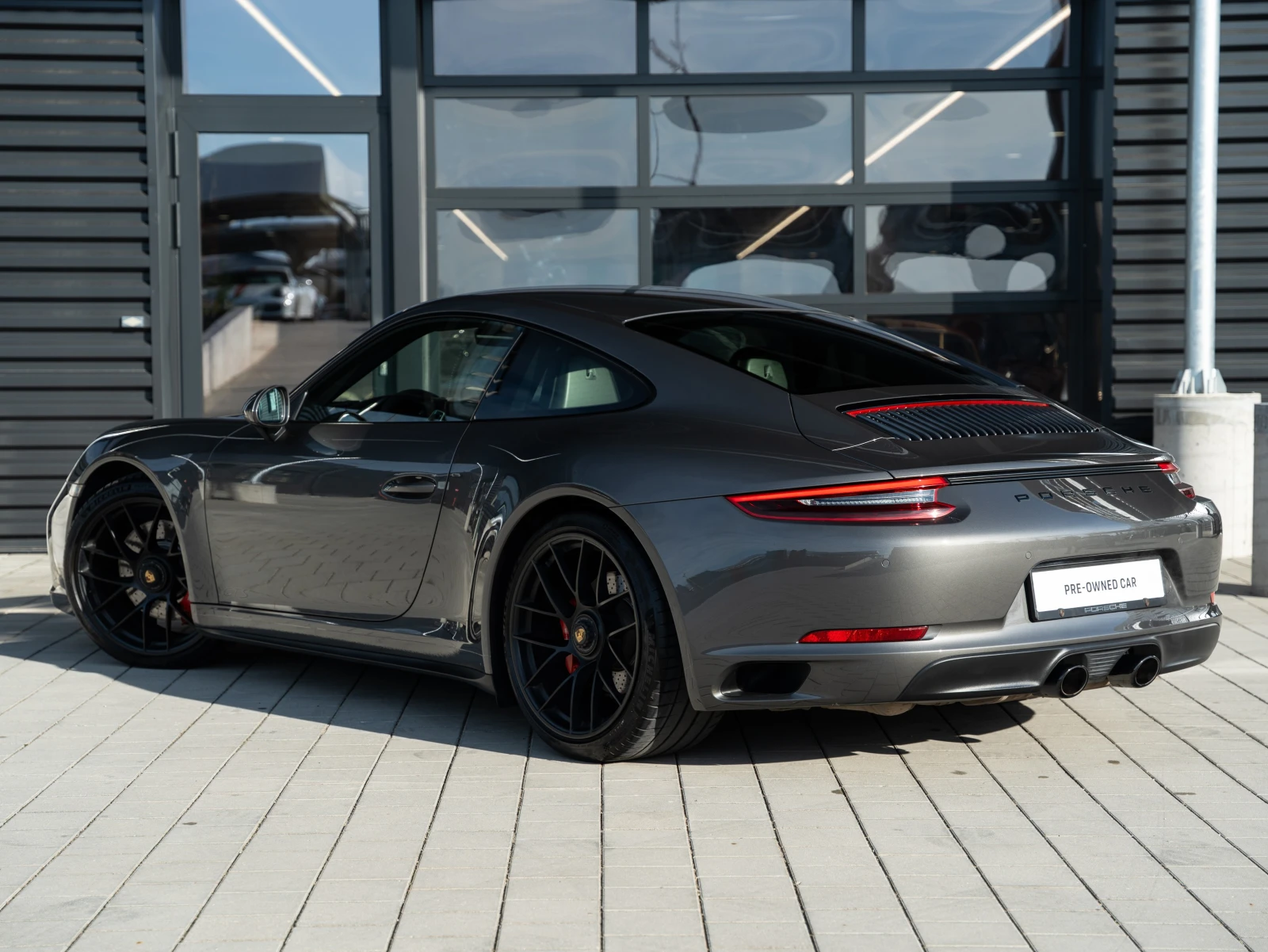 Porsche 911 Carrera GTS (991 II) - изображение 2