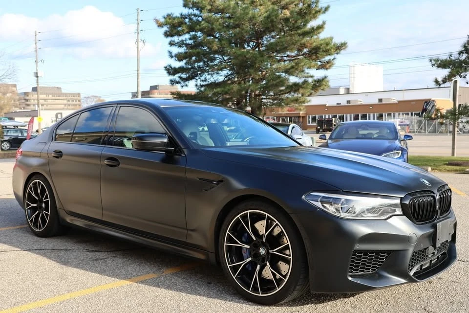 BMW M5 COMPETITION FROZEN BLACK * * CARFAX * * АВТОКРЕДИТ - изображение 2