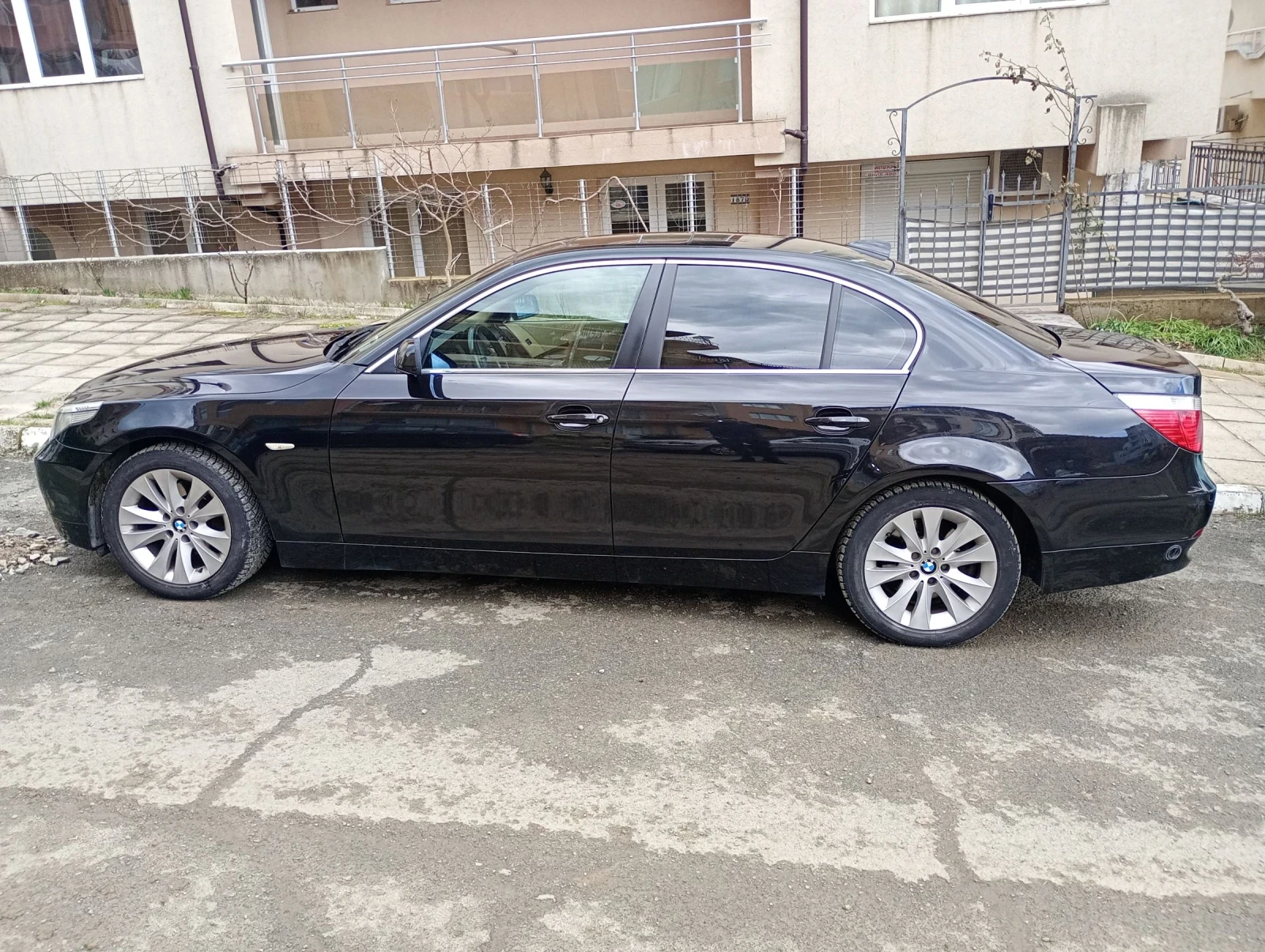 BMW 523  - изображение 7