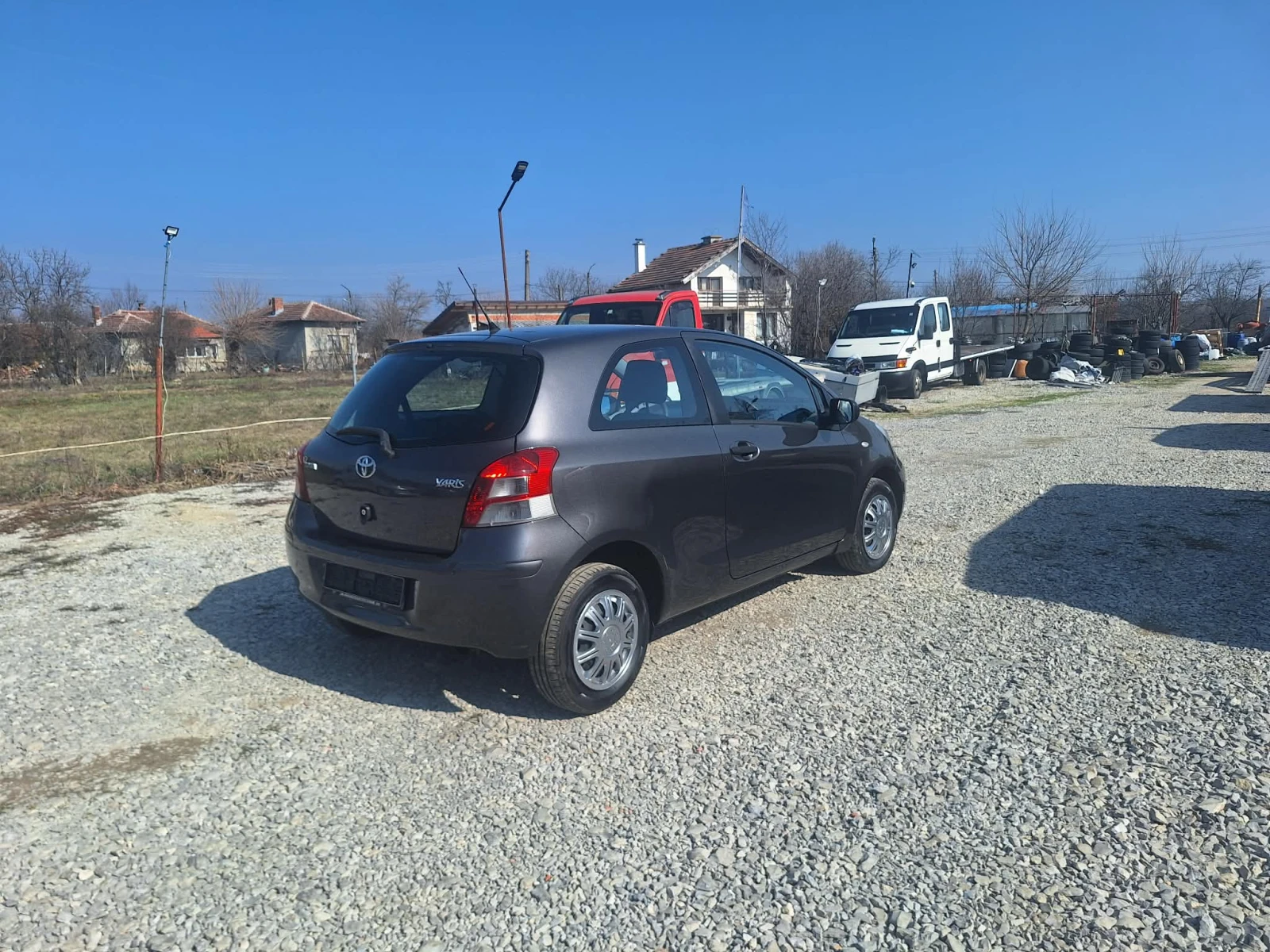 Toyota Yaris 1.0i klima , снимка 5 - Автомобили и джипове - 53805468