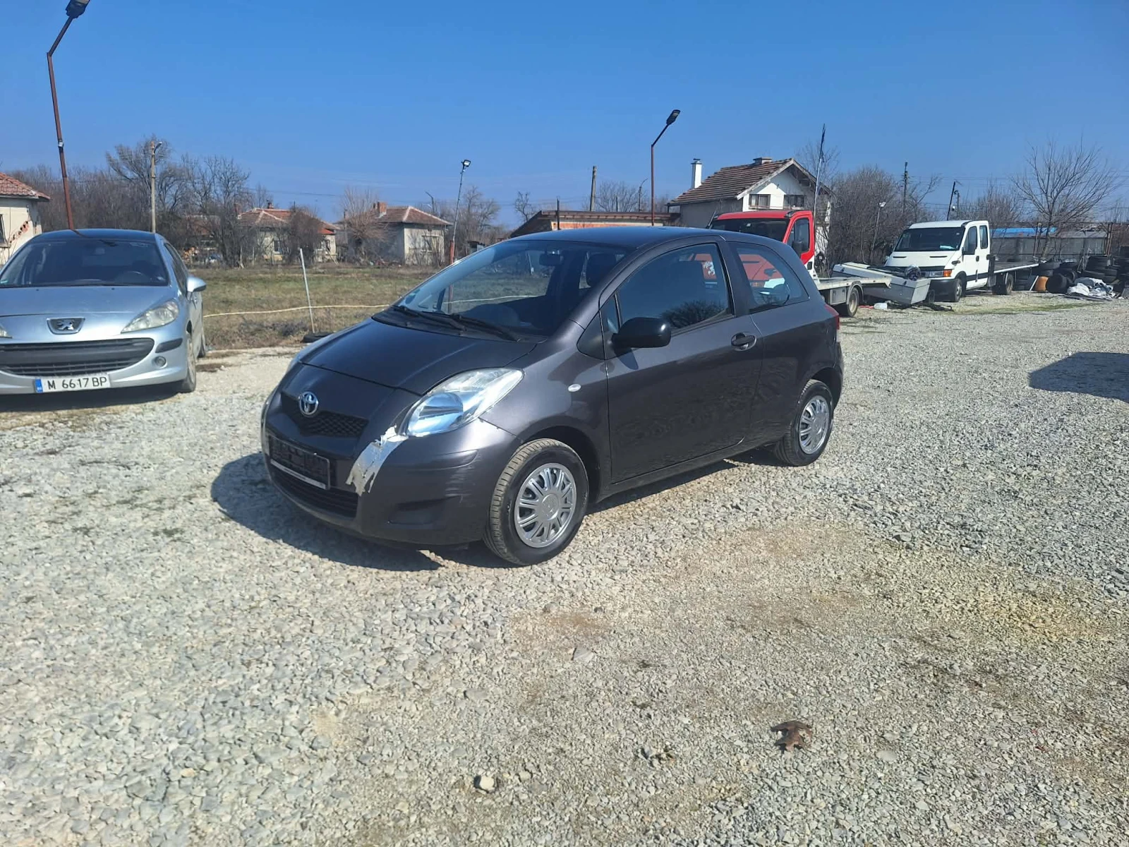 Toyota Yaris 1.0i klima , снимка 3 - Автомобили и джипове - 53805468