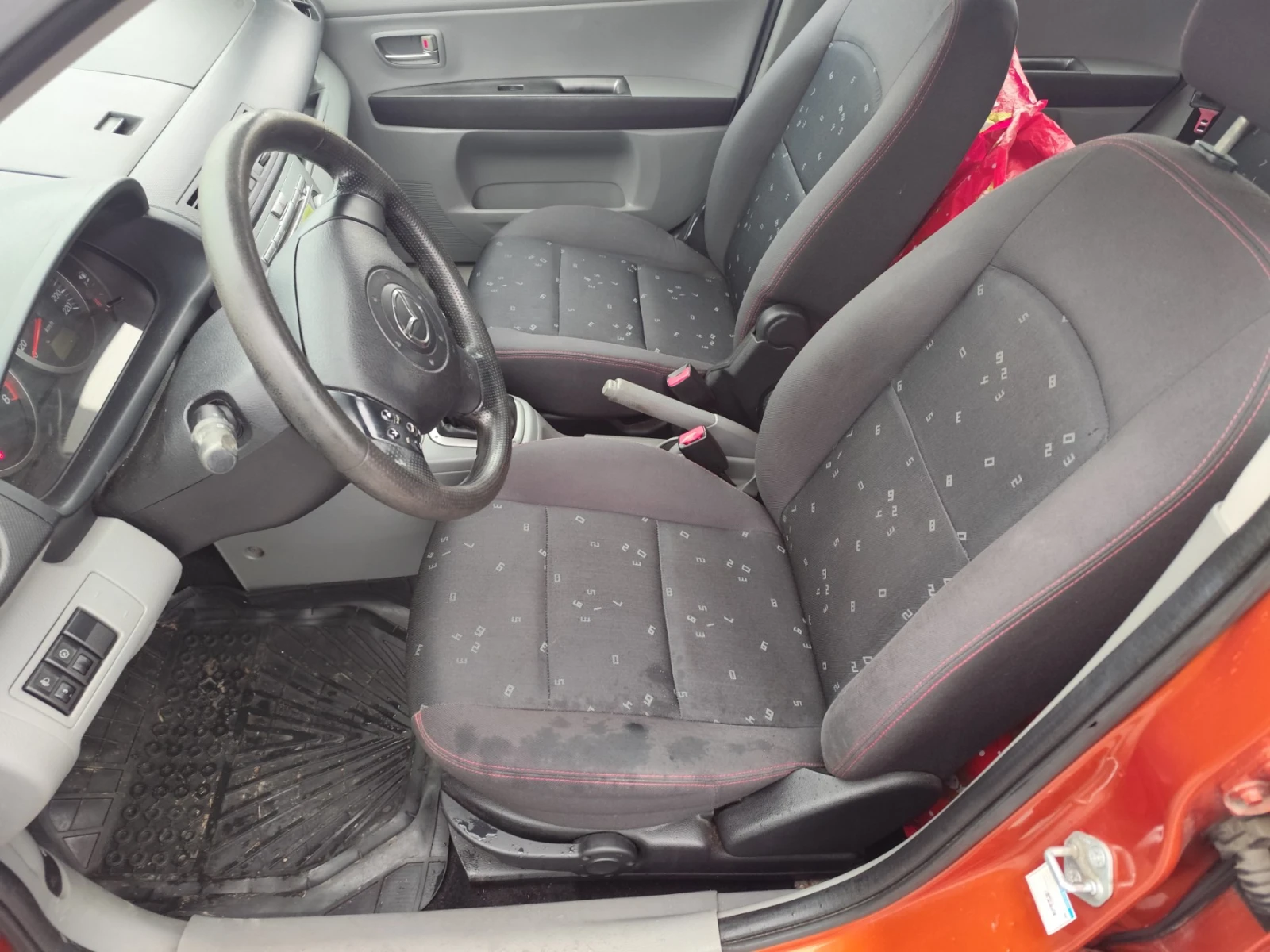 Mazda 2 1.2, снимка 6 - Автомобили и джипове - 54061655