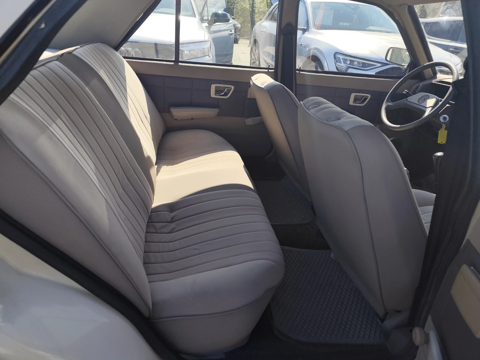 Peugeot 305 1.3i, снимка 12 - Автомобили и джипове - 54122440