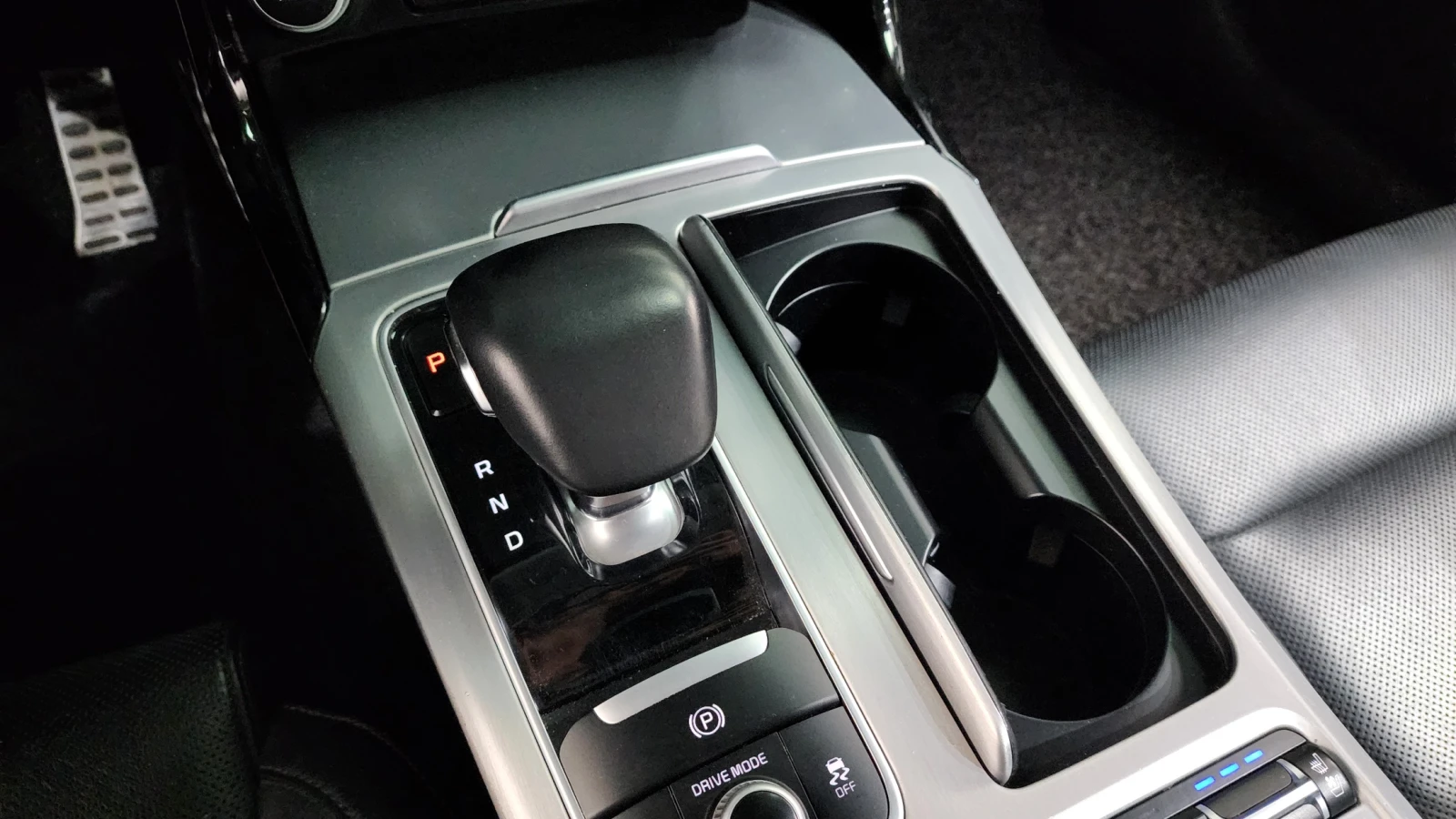 Kia Stinger 2.0T 2WD DREAM EDITION autogeorge.com, снимка 8 - Автомобили и джипове - 54124085