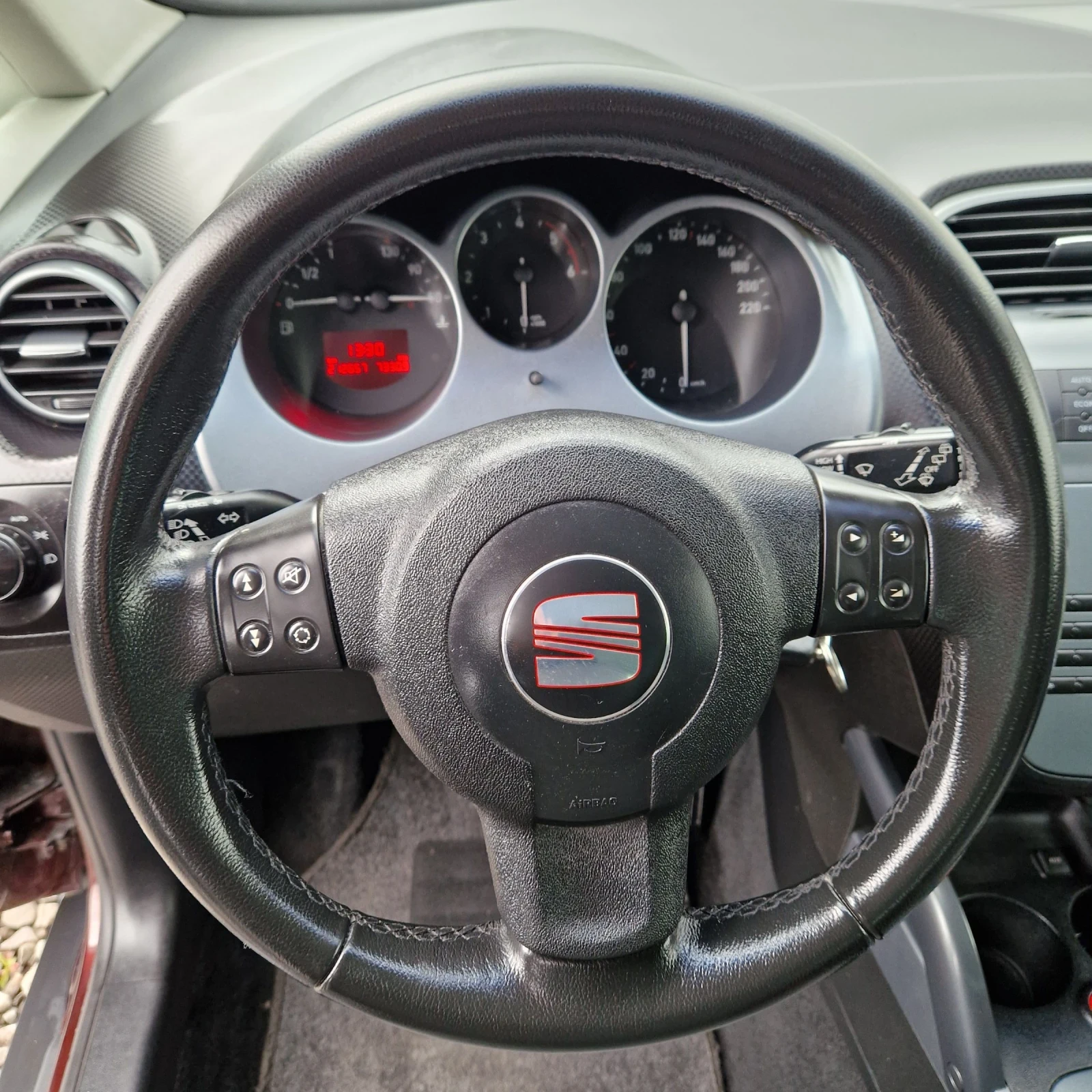 Seat Altea 1.9TDI AUTOMAT , снимка 8 - Автомобили и джипове - 54157866