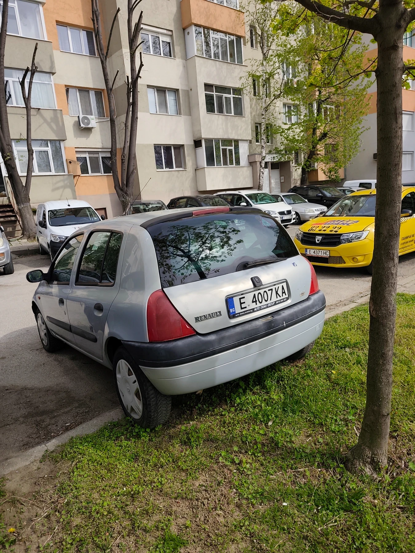 Renault Clio, снимка 5 - Автомобили и джипове - 54225427