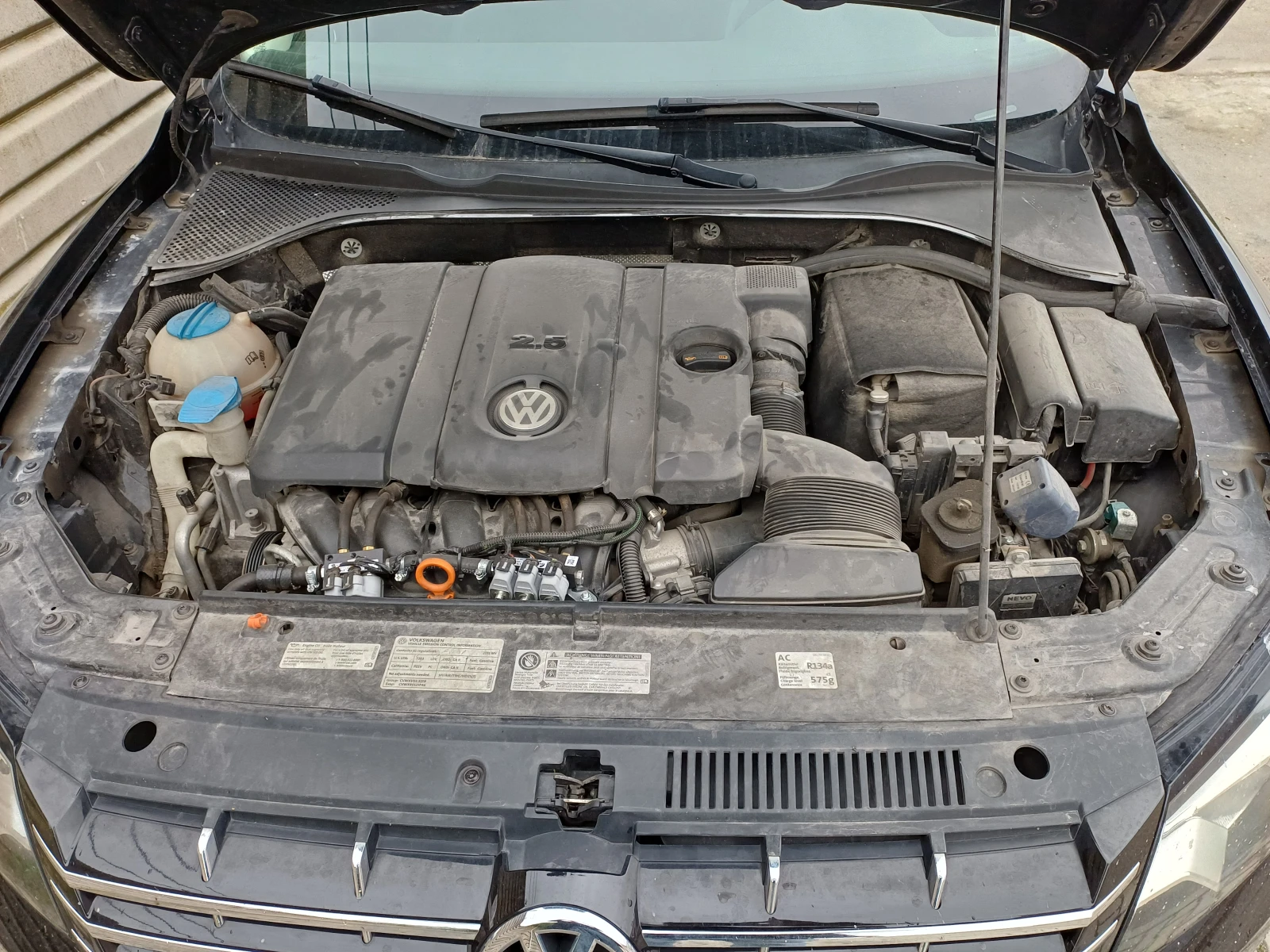 VW Passat 2.5 NMS, снимка 8 - Автомобили и джипове - 54359266