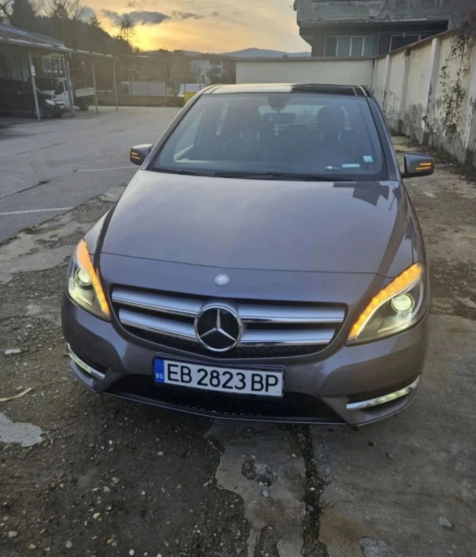 Mercedes-Benz B 180, снимка 3 - Автомобили и джипове - 54478626