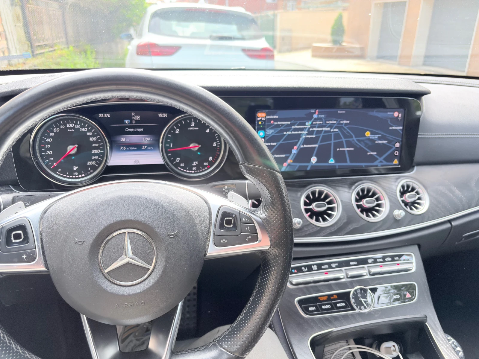 Mercedes-Benz E 220, снимка 5 - Автомобили и джипове - 54651418