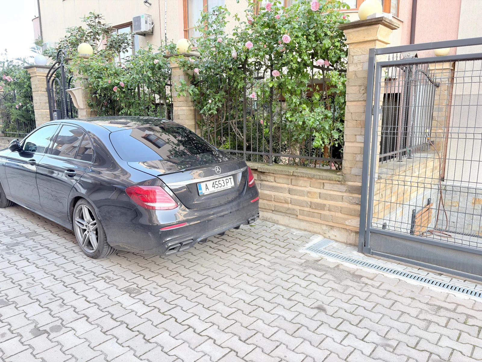 Mercedes-Benz E 220, снимка 8 - Автомобили и джипове - 54651418