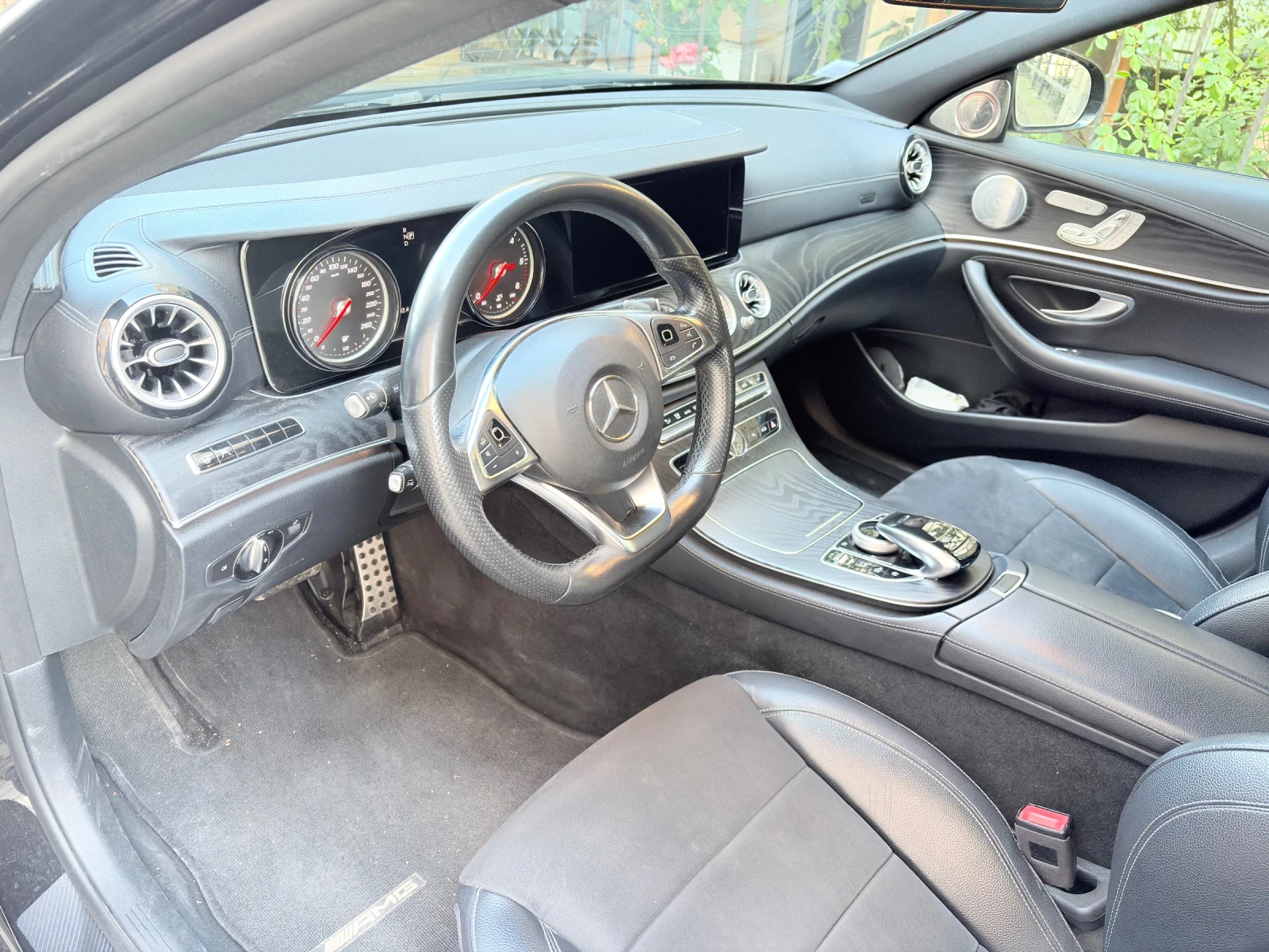 Mercedes-Benz E 220, снимка 9 - Автомобили и джипове - 54651418