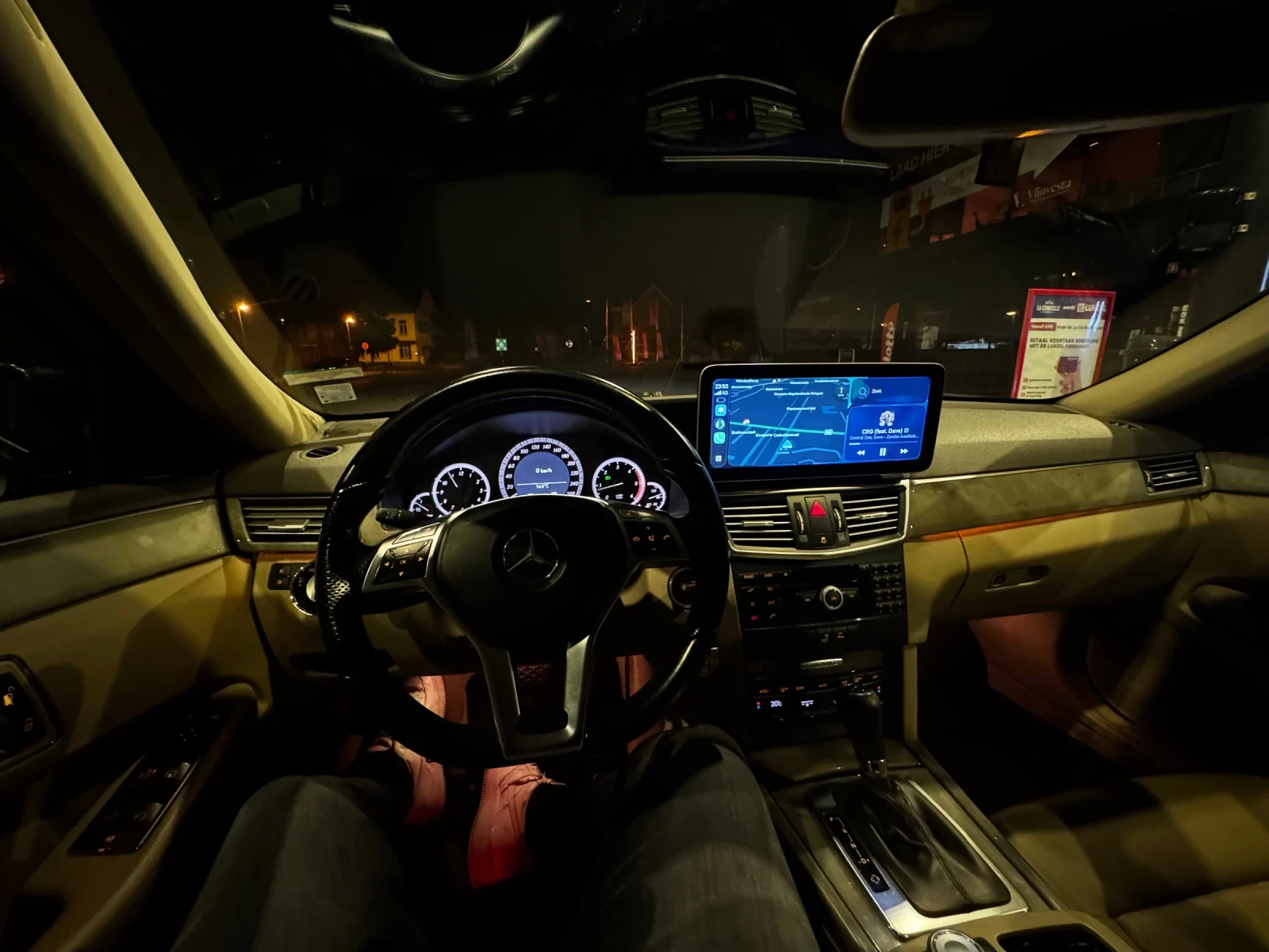 Mercedes-Benz E 200, снимка 12 - Автомобили и джипове - 54900155