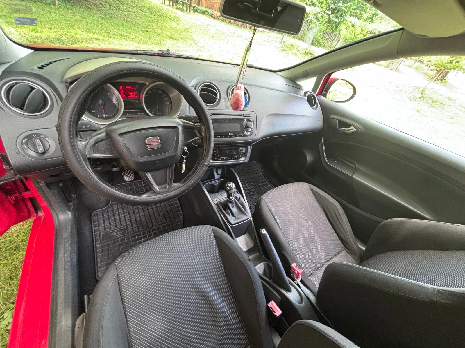 Seat Ibiza, снимка 10 - Автомобили и джипове - 54997116
