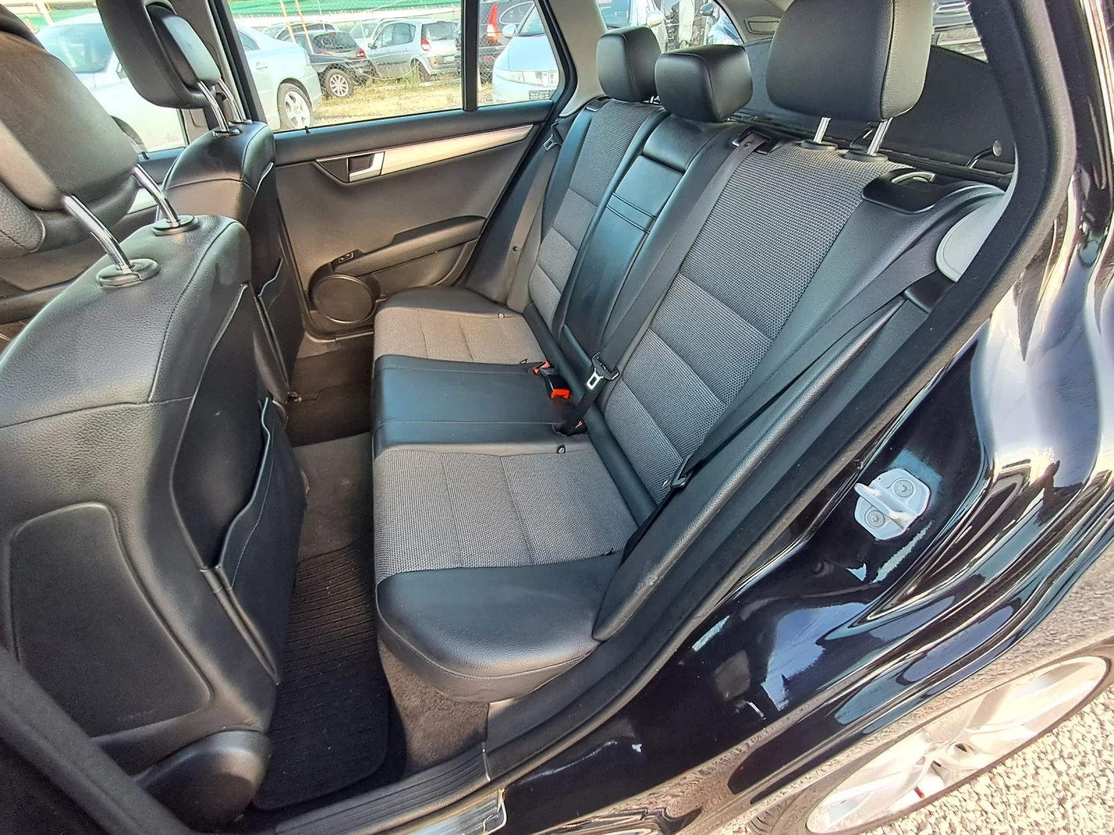 Mercedes-Benz C 200 1.8 i AVANTGARDE НАВИГАЦИЯ, снимка 12 - Автомобили и джипове - 55451145