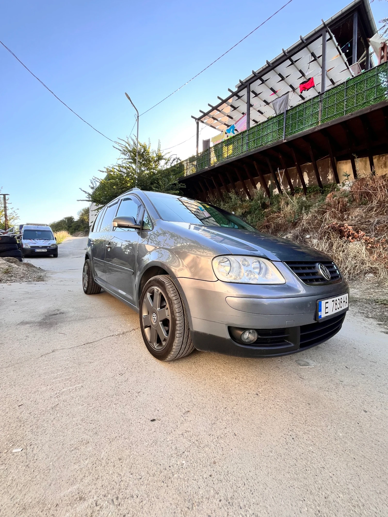 VW Touran, снимка 5 - Автомобили и джипове - 55512638