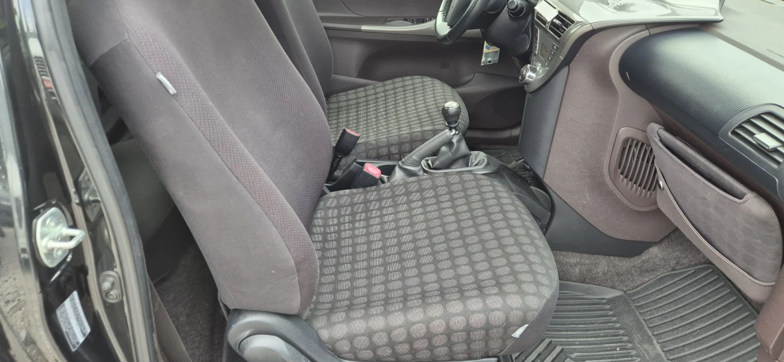 Toyota IQ 1.0-68кс., снимка 15 - Автомобили и джипове - 56723270