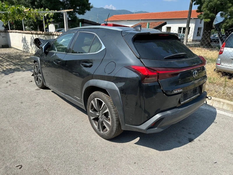 Lexus UX 250h, снимка 2 - Автомобили и джипове - 47430822