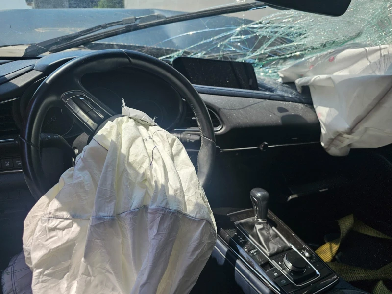 Mazda CX-30 2.0i хибрид тип мотор  HF, снимка 17 - Автомобили и джипове - 50989516