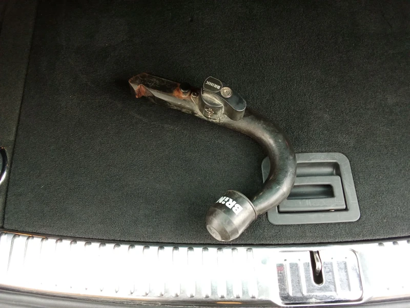 VW Touareg 3.0 TDI-245k.c., снимка 15 - Автомобили и джипове - 52147059