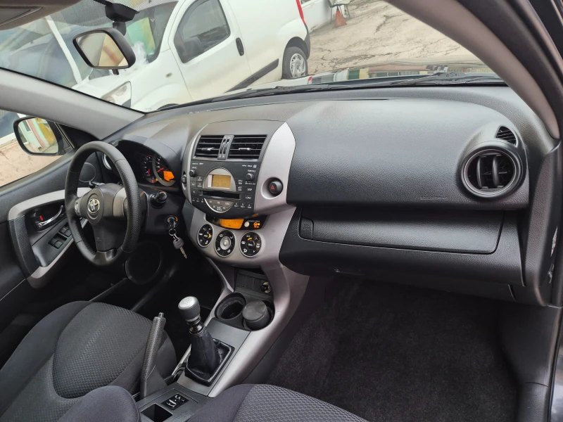 Toyota Rav4 2.2D4D 136КС TOP ITALY, снимка 16 - Автомобили и джипове - 53565143