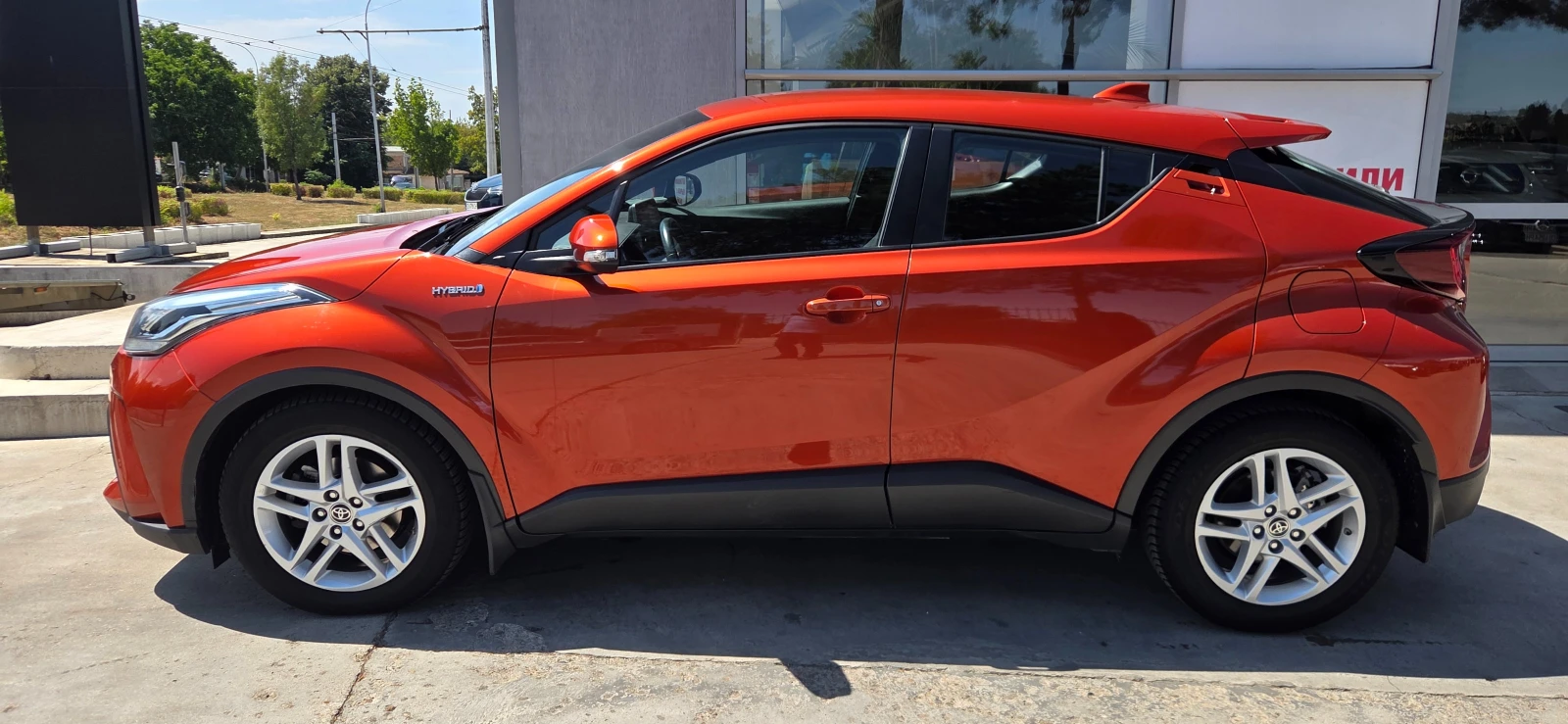 Toyota C-HR FACE ; ГАРАНЦИЯ ;HYBRID - изображение 7