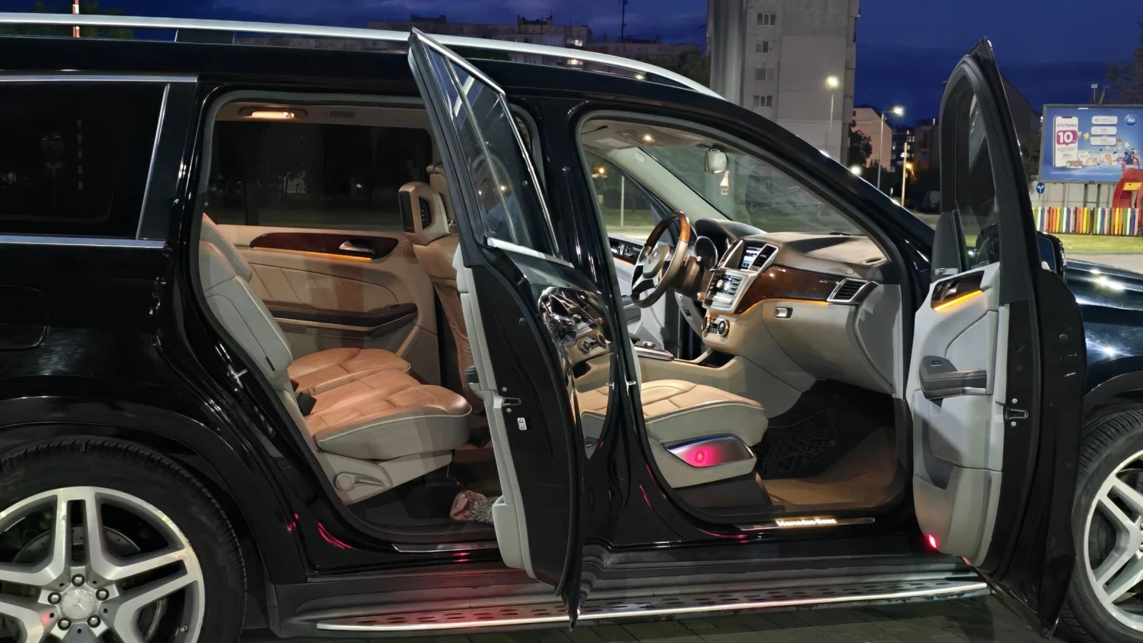 Mercedes-Benz GL 550, снимка 8 - Автомобили и джипове - 54390195