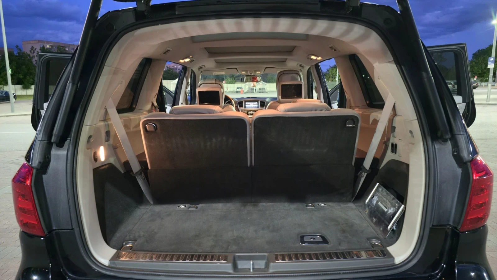 Mercedes-Benz GL 550, снимка 15 - Автомобили и джипове - 54390195