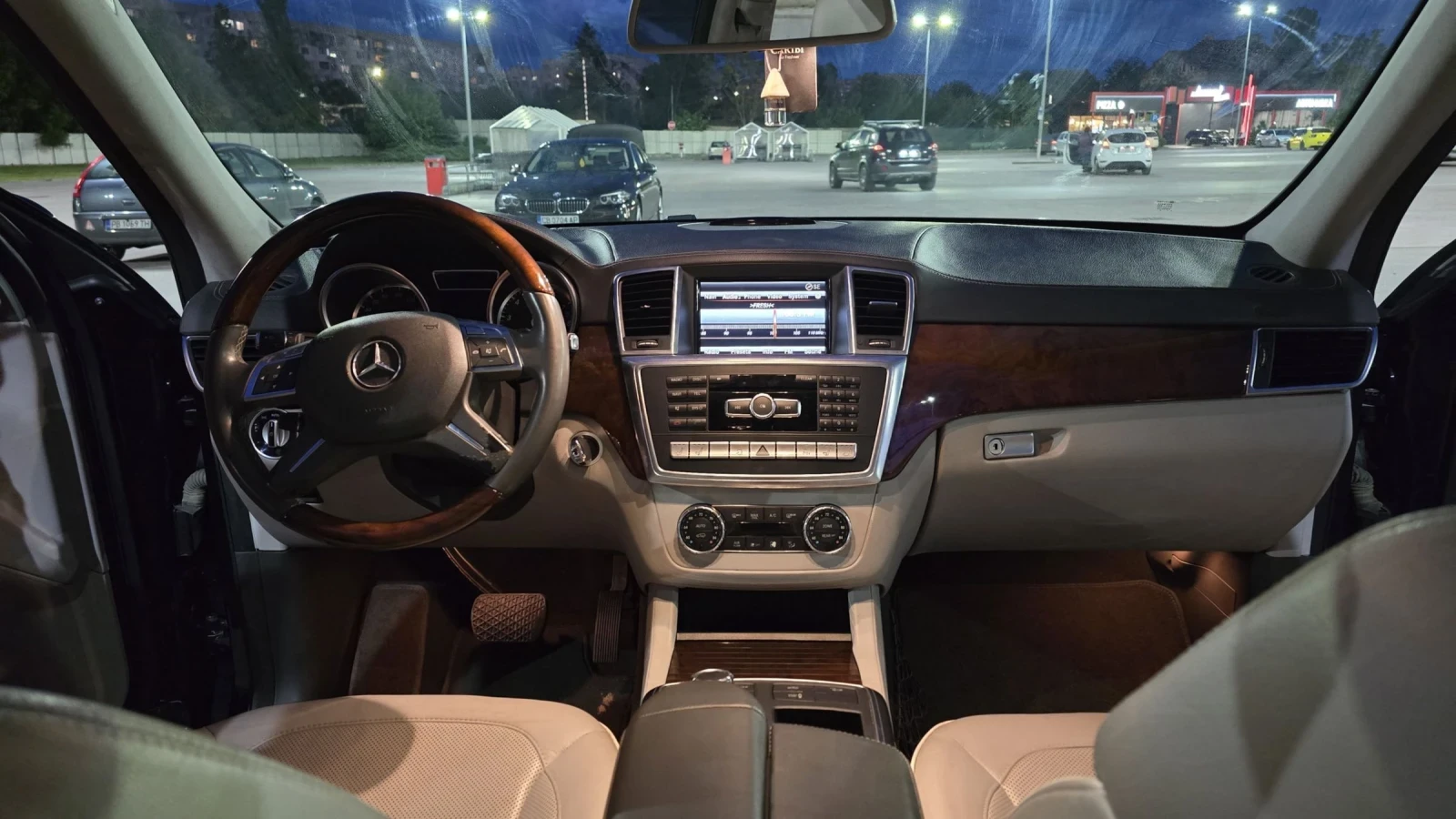 Mercedes-Benz GL 550, снимка 16 - Автомобили и джипове - 54390195