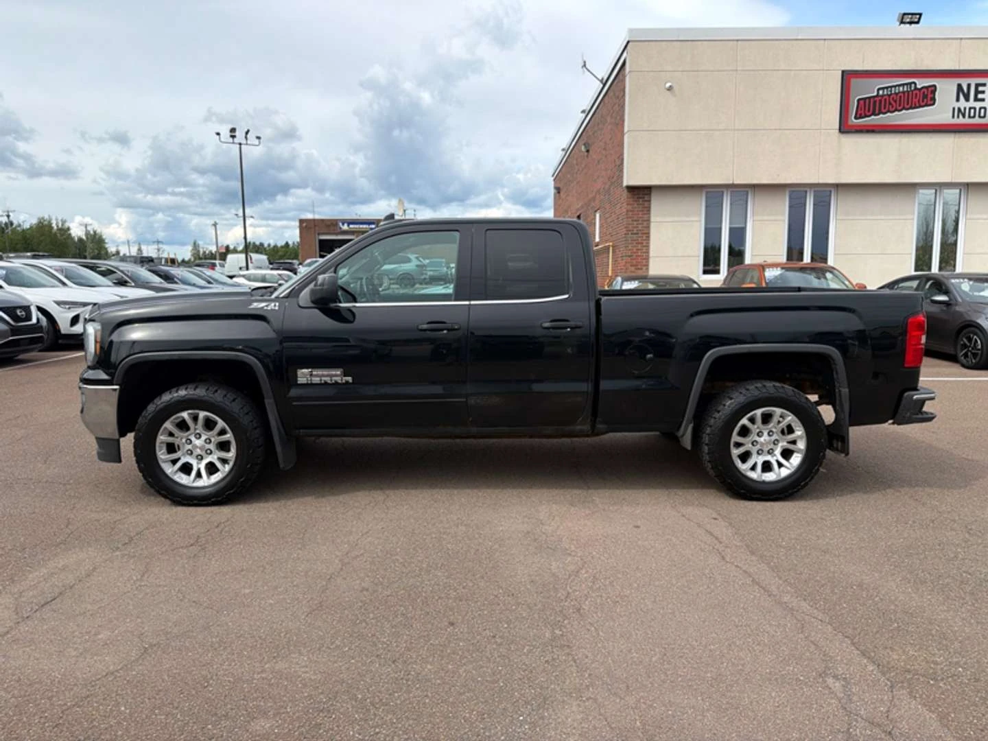 Gmc Sierra, снимка 8 - Автомобили и джипове - 56020294