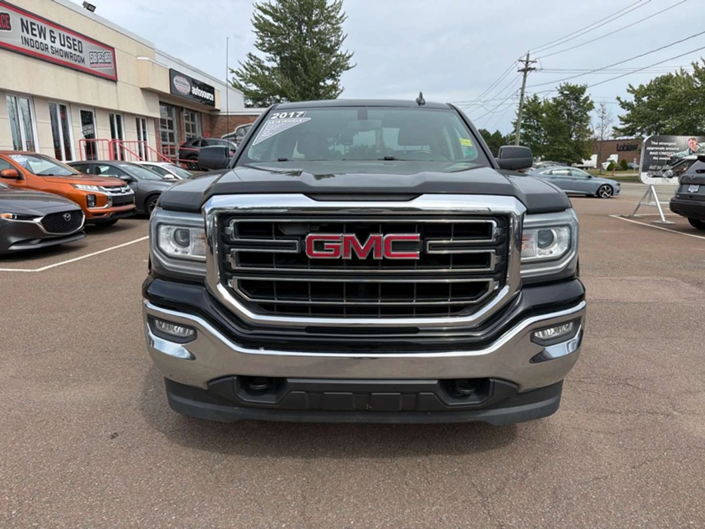 Gmc Sierra, снимка 2 - Автомобили и джипове - 56020294