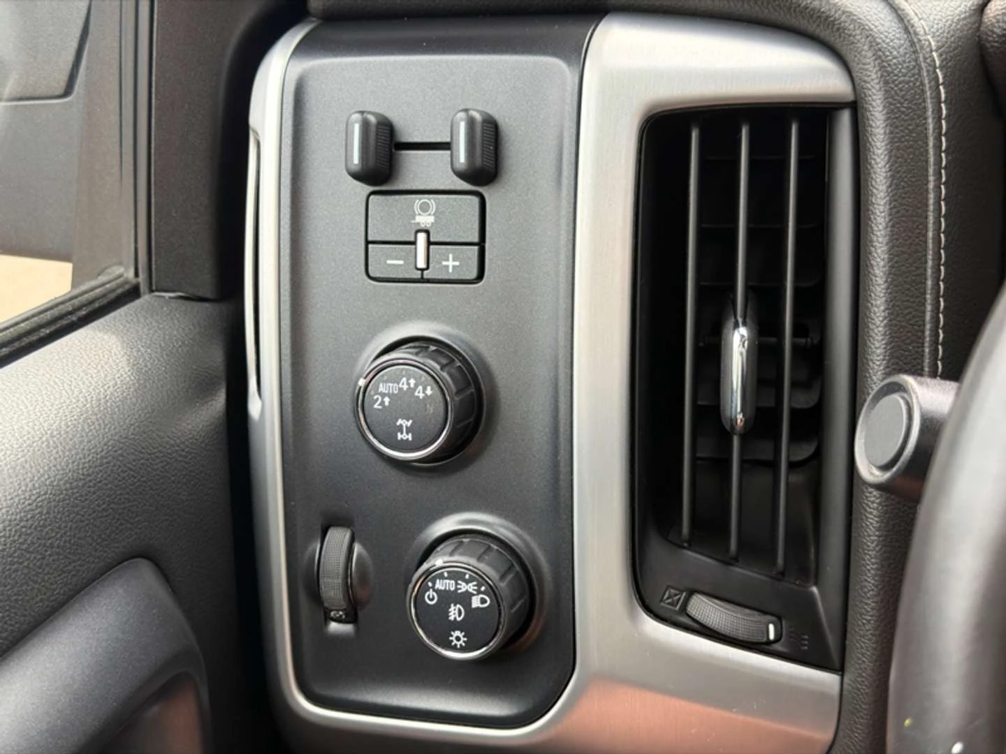Gmc Sierra, снимка 17 - Автомобили и джипове - 56020294