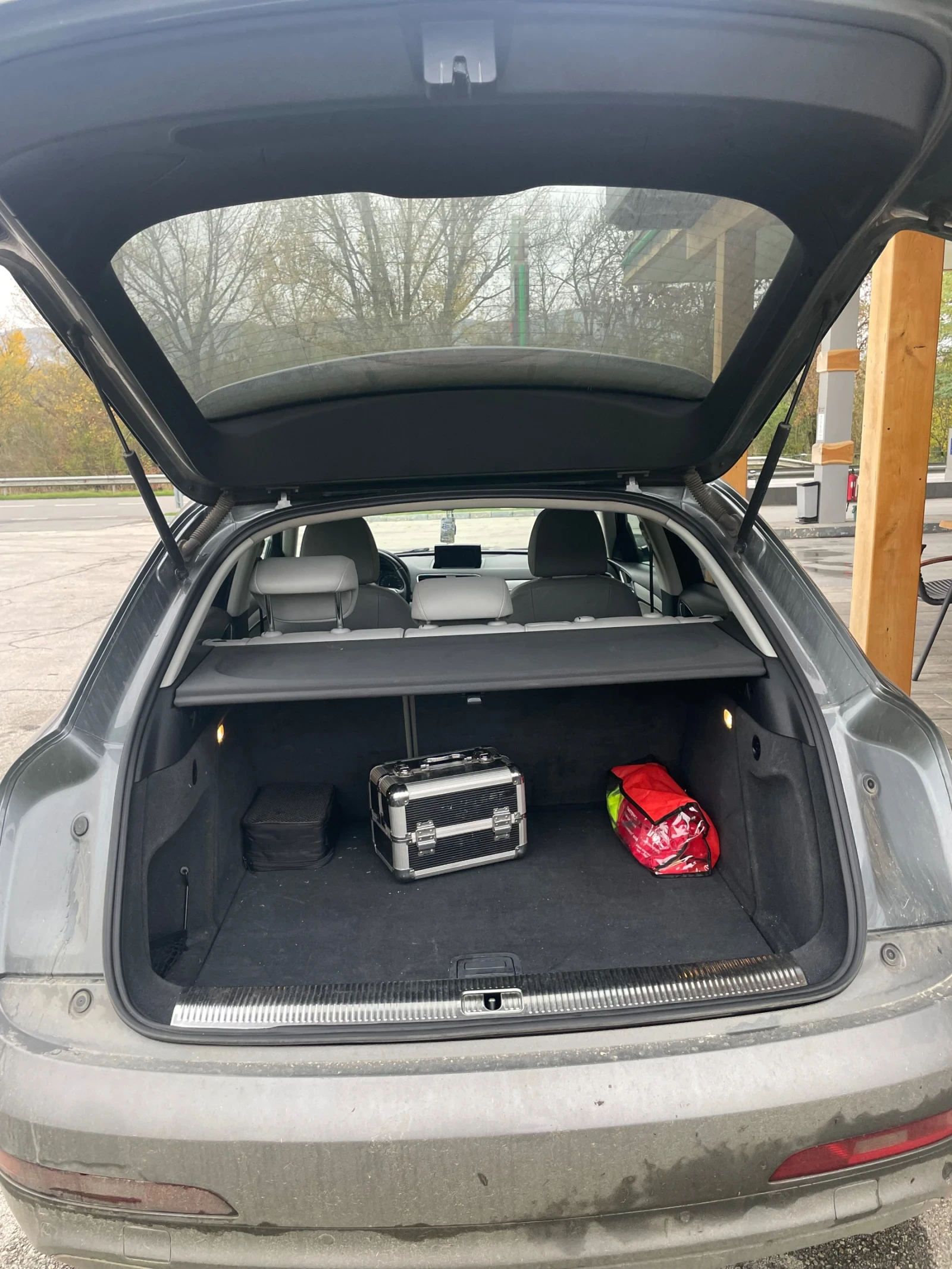 Audi Q3, снимка 5 - Автомобили и джипове - 56744192