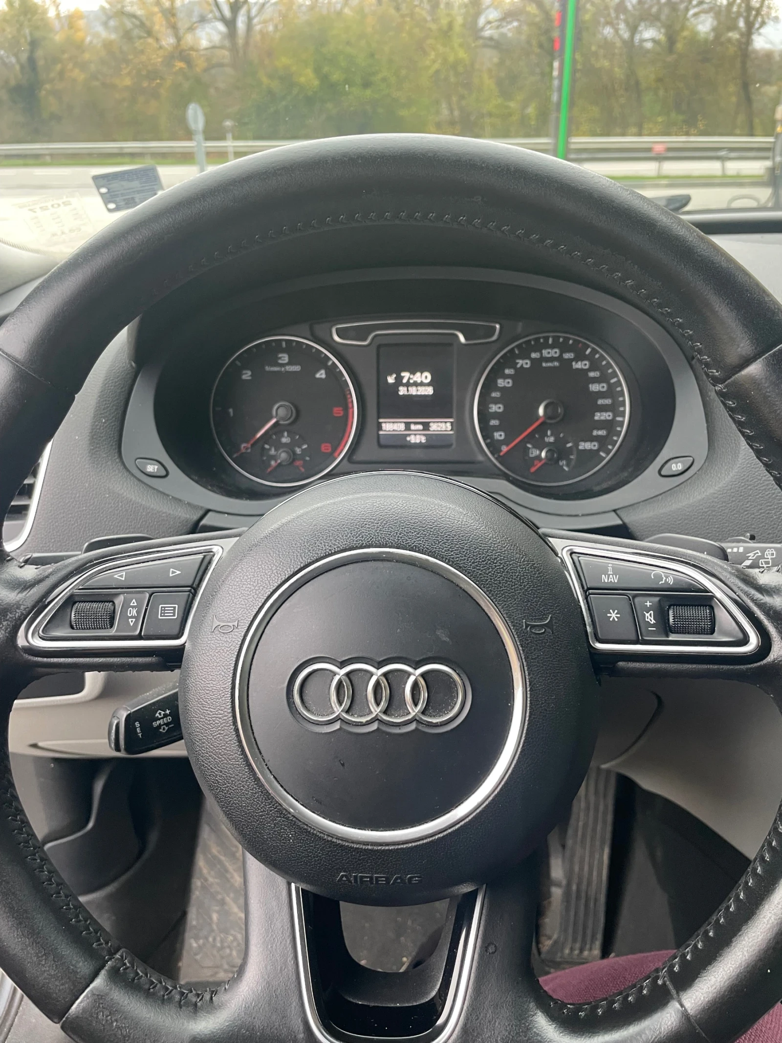 Audi Q3, снимка 8 - Автомобили и джипове - 56744192
