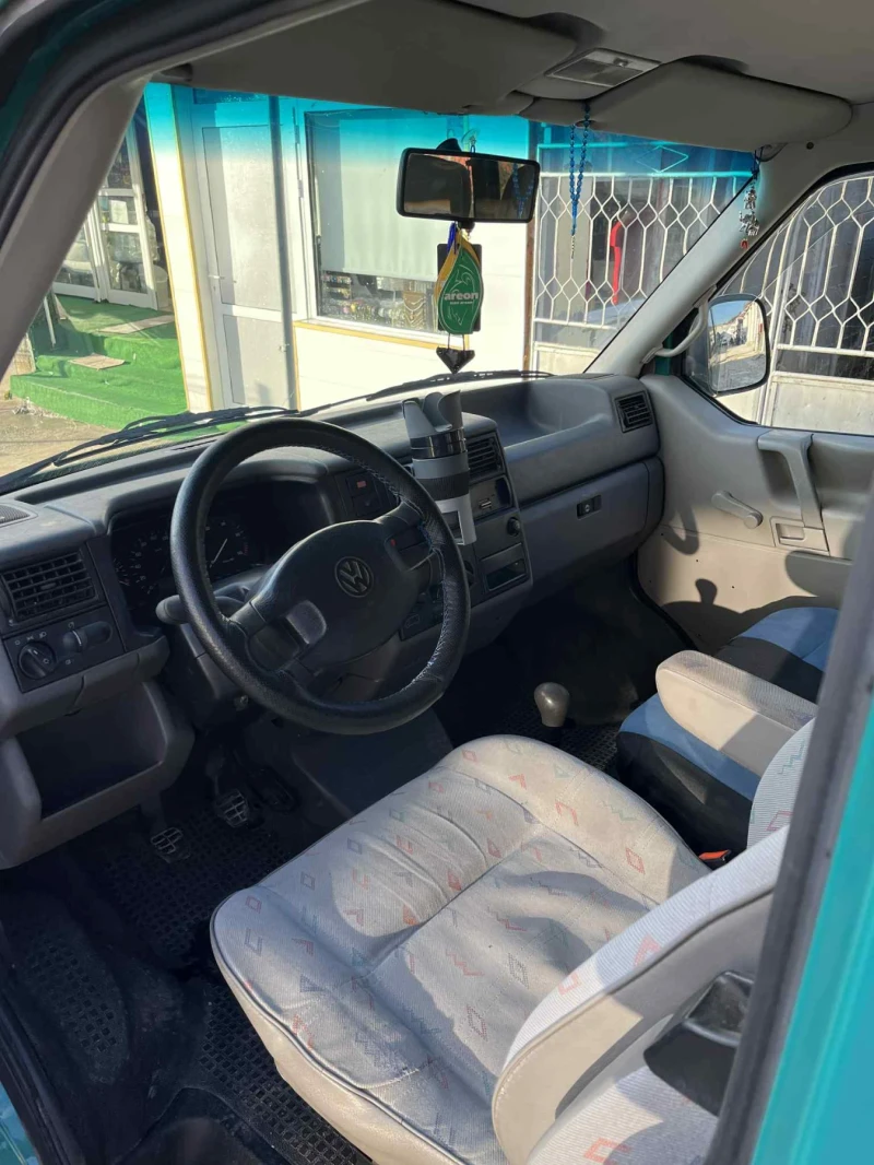 VW T4 2.5 клима 102кс /9 места / 2000г / Мн дб поддържан, снимка 5 - Бусове и автобуси - 52291177