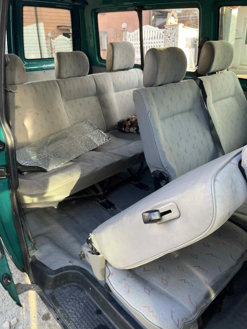 VW T4 2.5 клима 102кс /9 места / 2000г / Мн дб поддържан, снимка 9 - Бусове и автобуси - 52291177