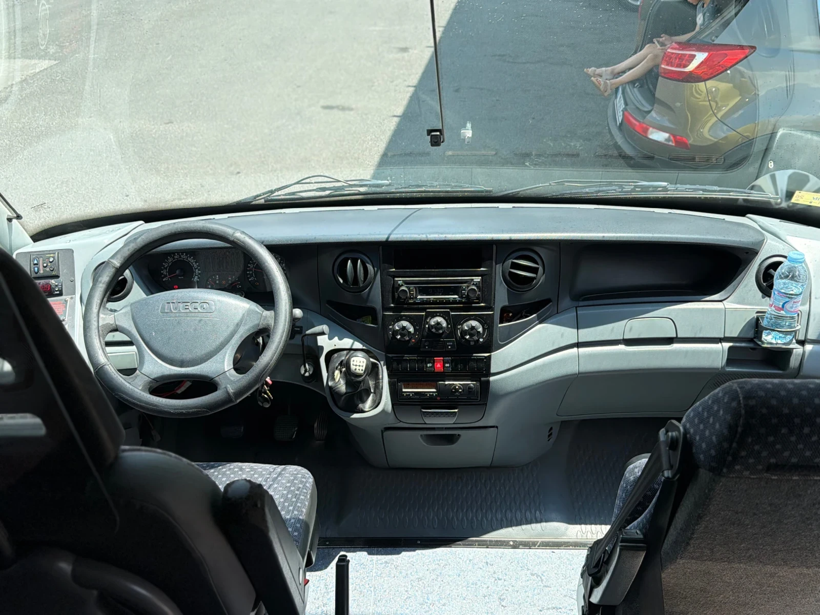 Iveco Daily 65C 29 mesta stiklopaket klima , снимка 13 - Бусове и автобуси - 55065382