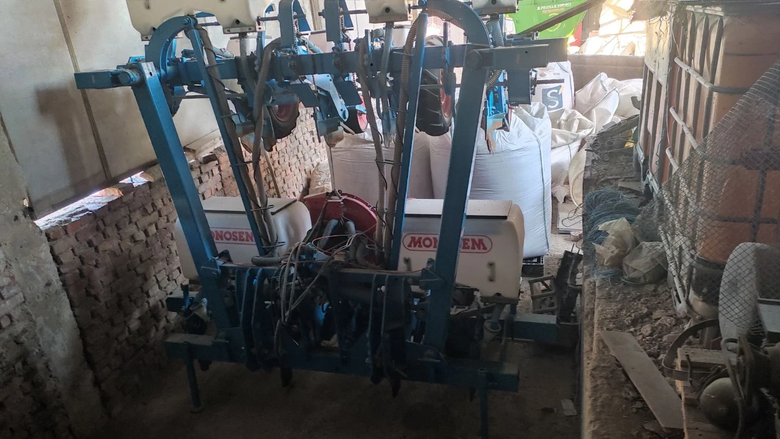 Сеялка Monosem 8, снимка 2 - Селскостопанска техника - 53776949