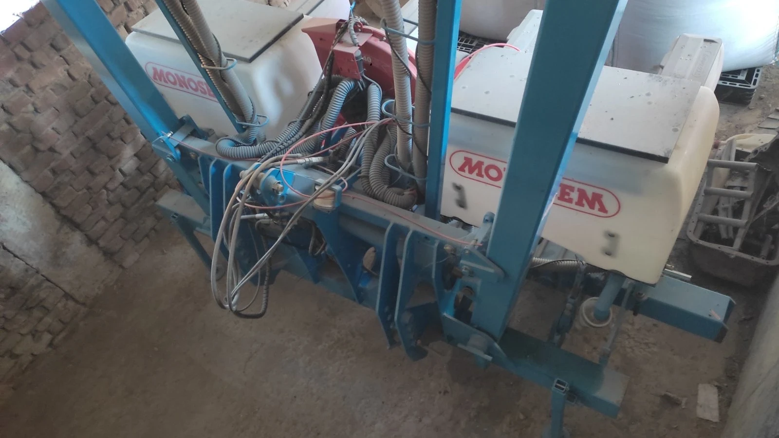 Сеялка Monosem 8, снимка 5 - Селскостопанска техника - 53776949