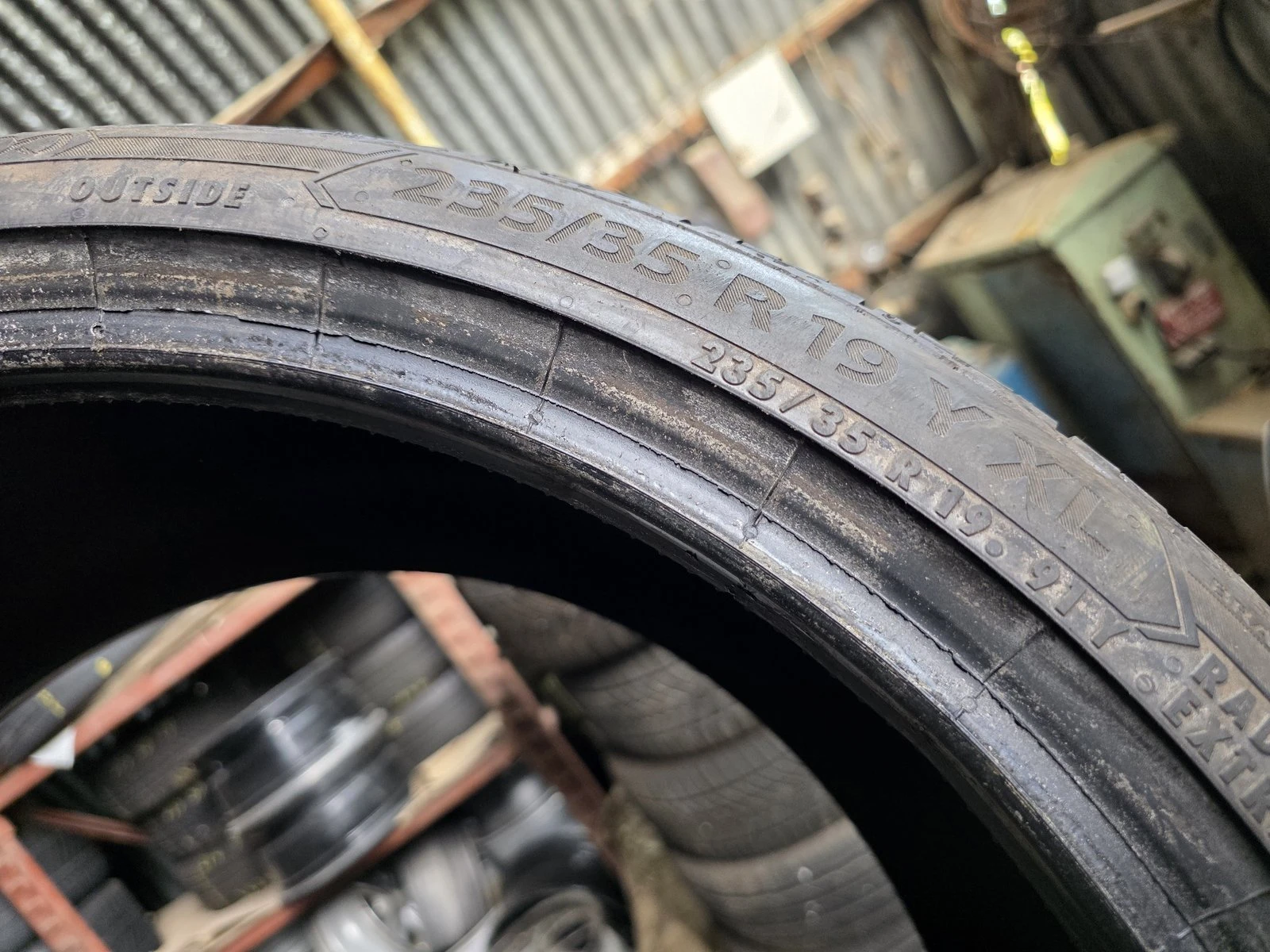 Гуми Летни 235/35R19, снимка 8 - Гуми и джанти - 56735455