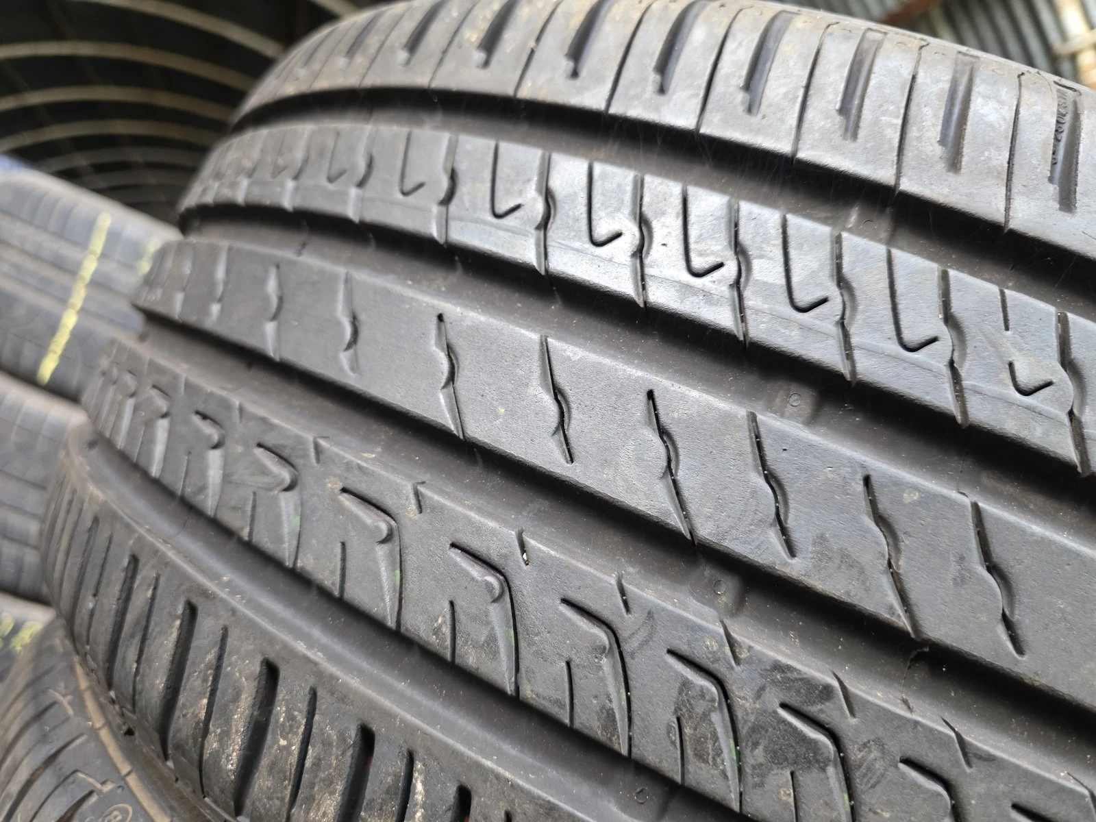Гуми Летни 235/35R19
