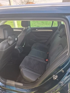 VW Passat ELEGANCE* FACE* DISTRONIC* ОБСЛУЖЕНА* , снимка 16