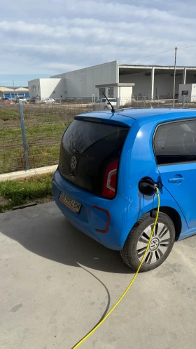 VW Up - 9500 € / 18580.38 лв. - 53867943 3