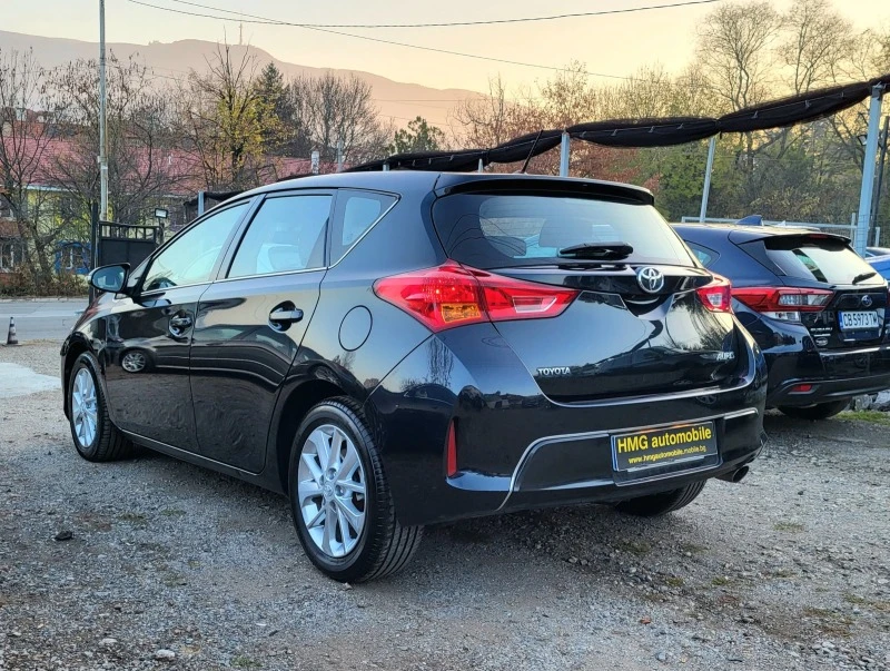 Toyota Auris 2.0 D4D / NAVY / KEYLESS / КАМЕРА /, снимка 4 - Автомобили и джипове - 38671028