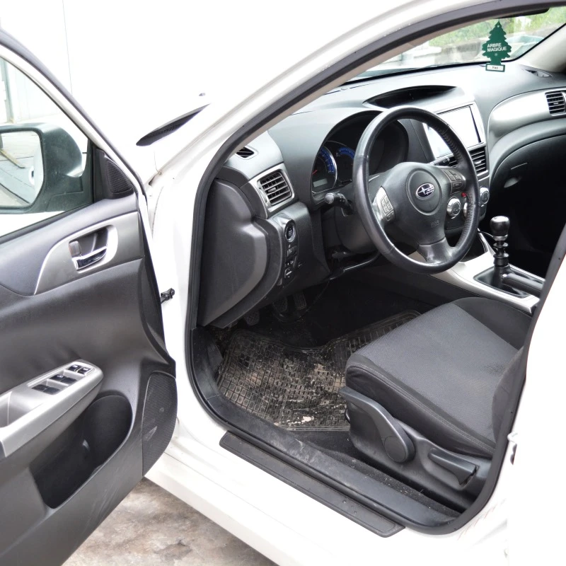 Subaru Impreza 2.0 D, снимка 5 - Автомобили и джипове - 40638130