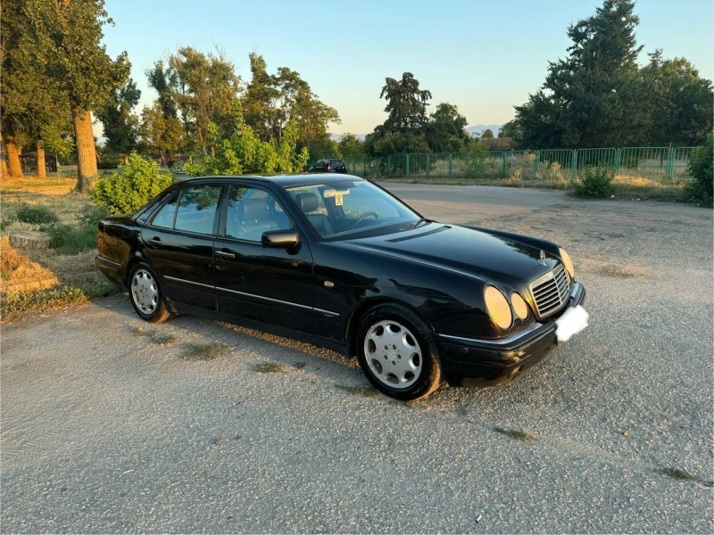 Mercedes-Benz E 200 AVANGARDE, снимка 2 - Автомобили и джипове - 47475040