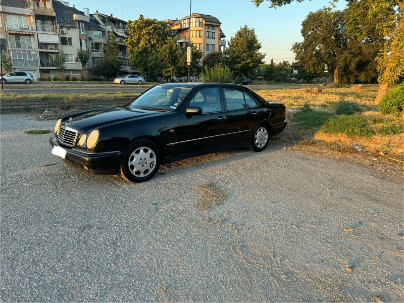 Mercedes-Benz E 200 AVANGARDE, снимка 4 - Автомобили и джипове - 47475040