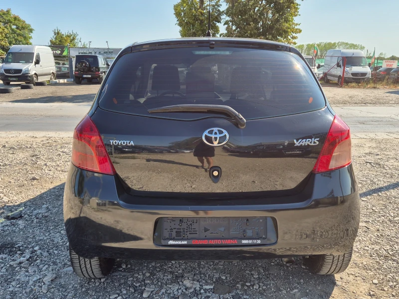 Toyota Yaris 1.3VVT-I, снимка 5 - Автомобили и джипове - 46931010